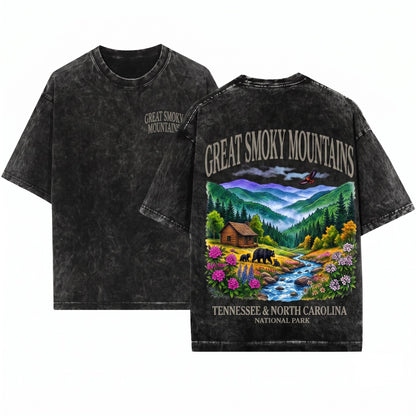 Great Smoky Mountains National Park Vintage 90s Graphic Retro Mountain Cabin Bear USA Nostalgia Unisex Wash T-Shirt