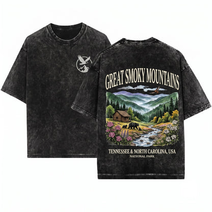 Great Smoky Mountains National Park Vintage 90s Graphic Retro Mountain Cabin Bear USA Nostalgia Unisex Wash T-Shirt