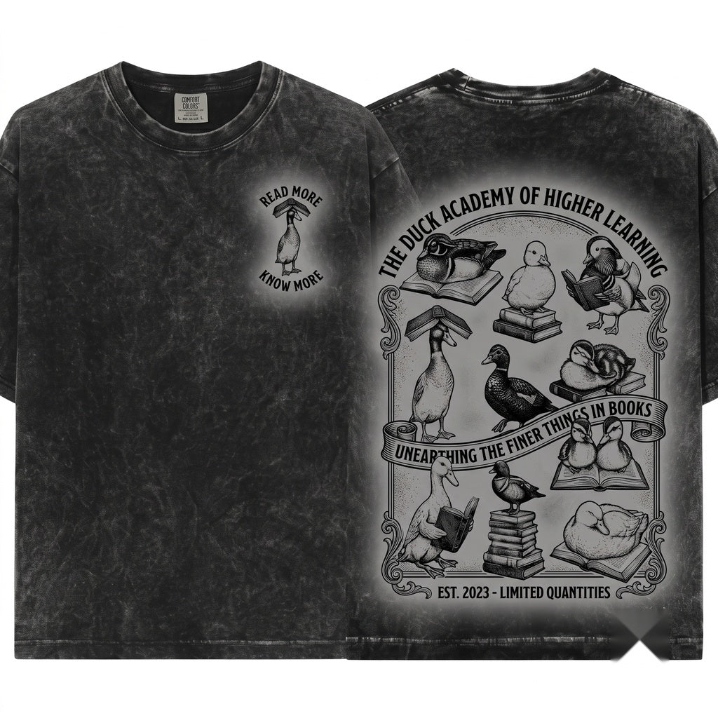 Retro Reading Ducks Graphic Cute Book Lover Funny Farm Animal Aesthetic Gift Unisex Wash T-Shirt