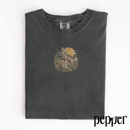 Retro Southwest Desert Coyote Graphic Vintage Wildlife Western Adventure Apparel Unisex TShirt