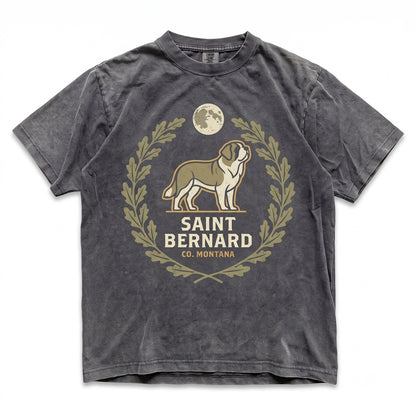 Saint Bernard Howling At Moon Vintage 90s Retro Graphic Dog Mom Gift Unisex TShirt