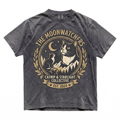 Vintage 90s Retro Tuxedo Cat Howling At The Full Moon Graphic Pet Mom Gift Unisex TShirt
