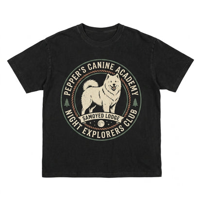 Vintage 90s Retro Samoyed Howling Moon Graphic Dog Mom Gift Unisex TShirt