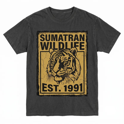 Vintage Tiger Wildlife Graphic Aesthetic Animal Lover Gift For Her Unisex TShirt