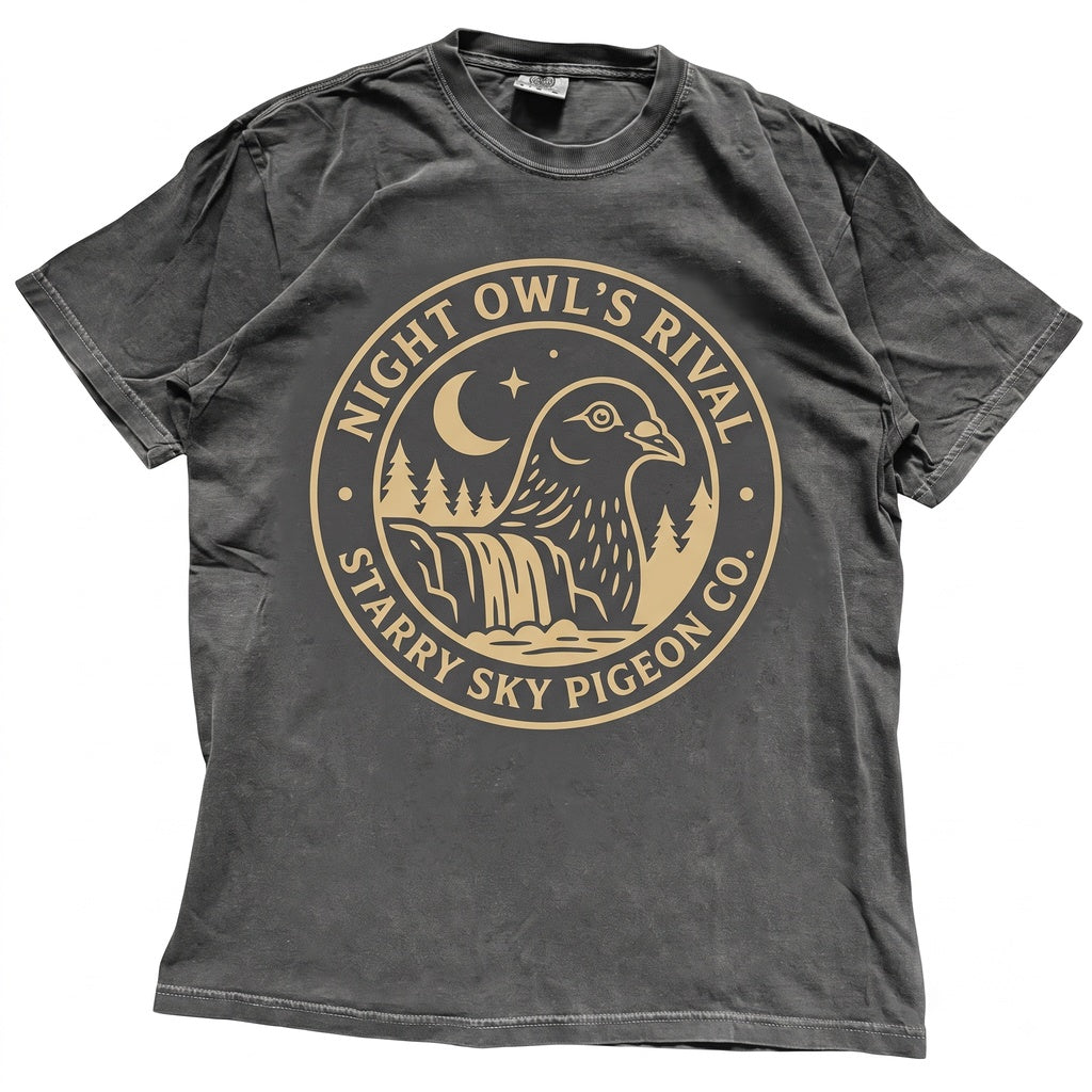 Pigeon Howling to the Full Moon Vintage Bird Graphic Retro Animal Lover Gift 90s Unisex TShirt