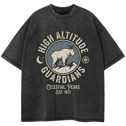 Retro Mountain Goat Moon Wildlife Graphic Vintage Animal Lovers Oversized Unisex TShirt