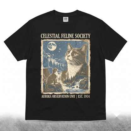 Vintage 90s Retro Tuxedo Cat Howling At The Full Moon Graphic Pet Mom Gift Unisex TShirt
