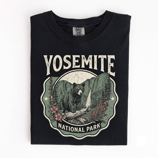 Vintage Yosemite Bear Graphic Mountain Wildlife Adventure Retro Outdoor Explorer Nature Gift Unisex TShirt