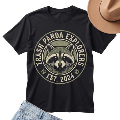 Detailed Wildlife Animal Graphic, Black White Nature Art Raccoon Gift Unisex TShirt