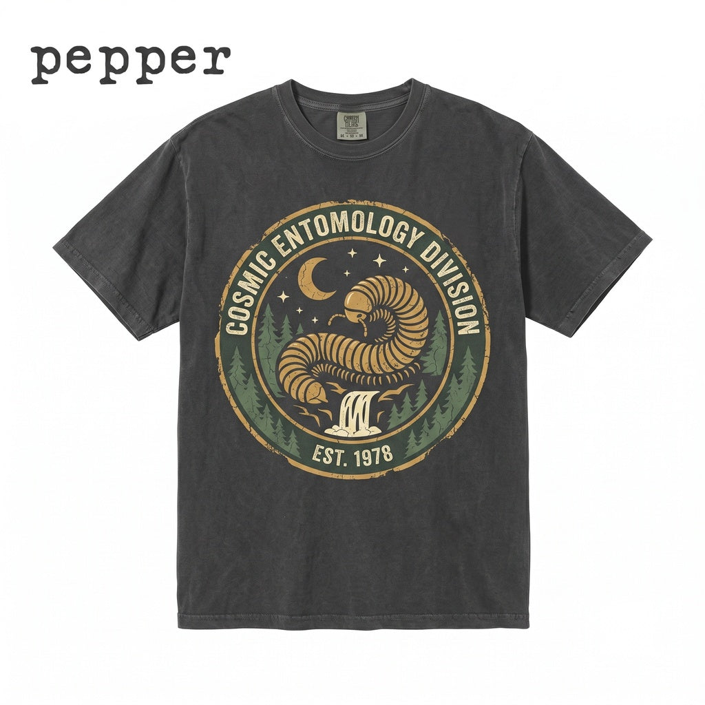 Millipede Howling at The Moon Vintage 90s Retro Bug Lover Graphic Gift Unisex TShirt