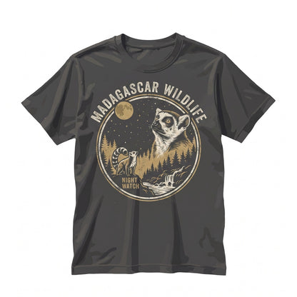 Vintage Lemur Howling to The Moon 90s Retro Wildlife Graphic Unisex TShirt