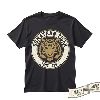 Vintage Retro Snow Tiger Graphic Wild Cat Lover Dark Animal Print Gift Unisex TShirt